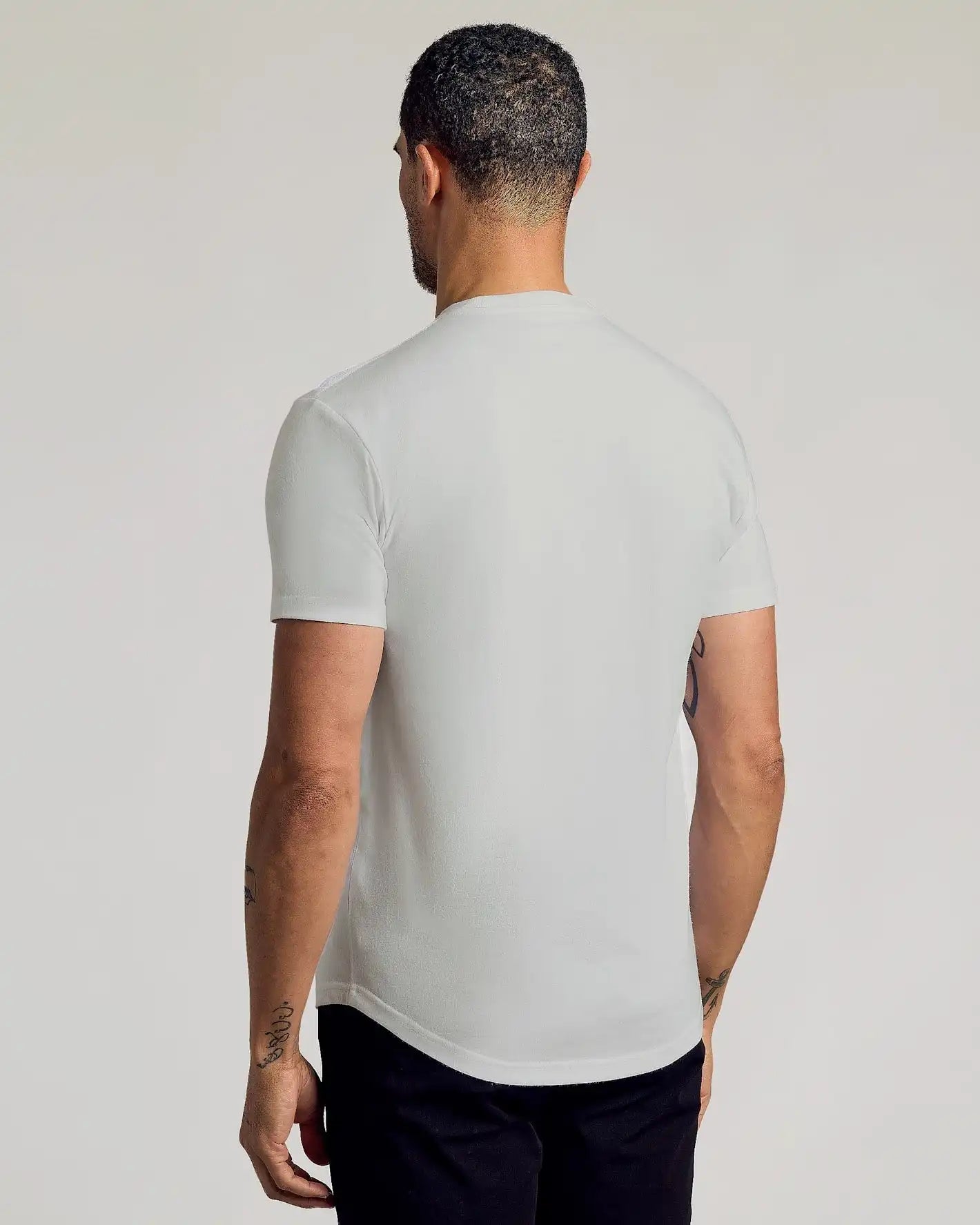 Vapor Curved Hem Classic Crew Neck
