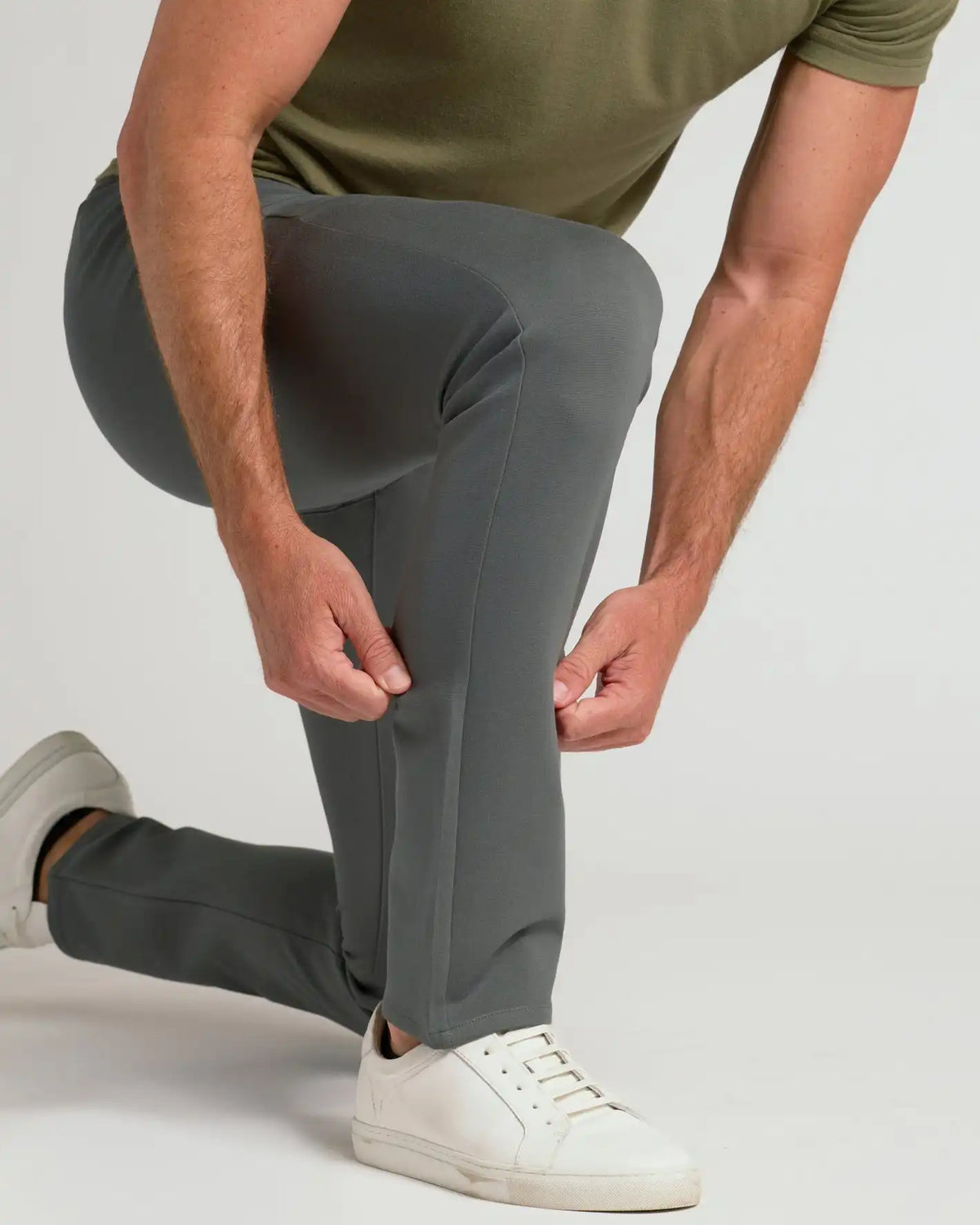 Carbon Slim Comfort Knit Chino Pant